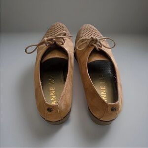 Anne Klein iFlex Oxford Shoes | Size 9 | Tan Suede Lace-Up Comfort Flats